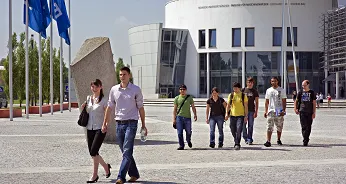 Studierende am Campus Garching Studierende am Campus Garching